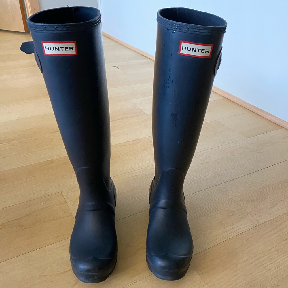 Hunter Original Tall Rain Boots: Navy